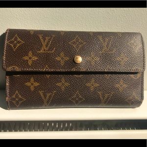 Louis Vuitton Porte Trésor Pre-loved Wallet